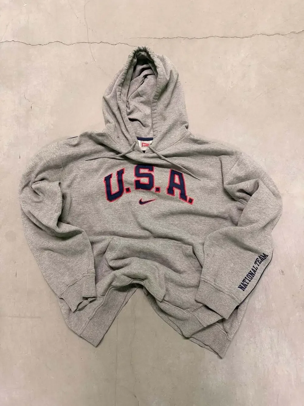 Vintage Nike Team USA Basketball National Team Gray Pullover Hoodie